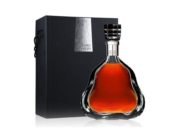 郑州收购轩尼诗李察XO回收Hennessy洋酒干邑白兰地700ml