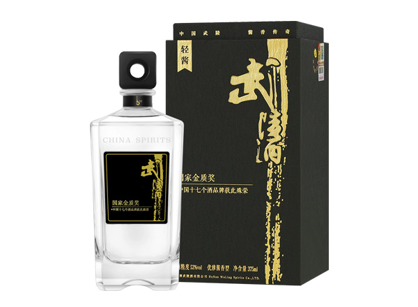 郑州上门回收武陵酒轻酱53度375ml国家金质奖礼盒装