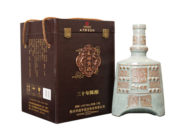 郑州咸亨酒店太雕黄酒回收太雕三十年陈酿绍兴黄酒1.5kg礼盒装